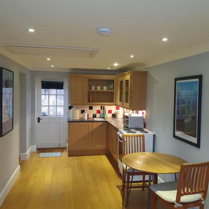 Brook House Apartment Bunbury Eksteriør billede